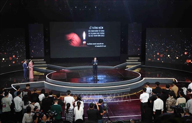 Tối 19/11, diễn ra Lễ tưởng niệm các nạn nhân tử vong do TNGT tại Việt Nam năm 2023