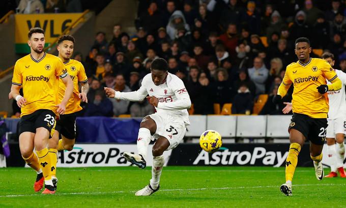 Man Utd thắng ở phút bù trong trận cầu bảy bàn