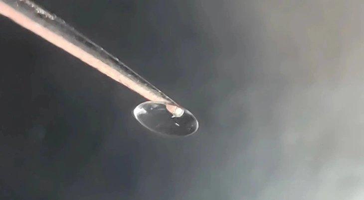 Loại kính tự phục hồi