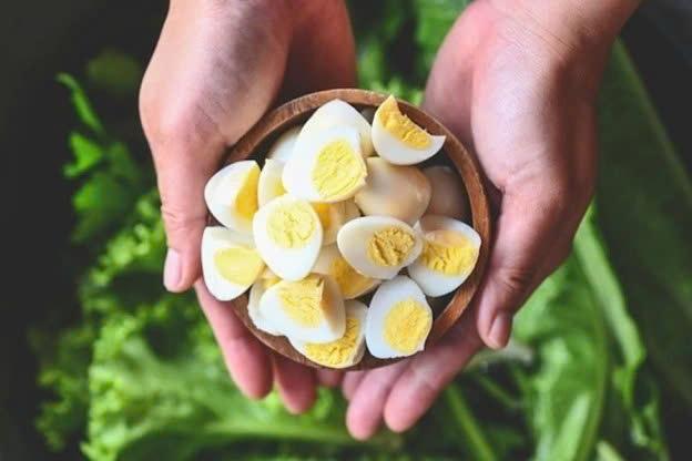 Loại trứng chưa đến 1.000 đồng, cực dễ mua ở chợ Việt lại bổ ngang "nhân sâm"