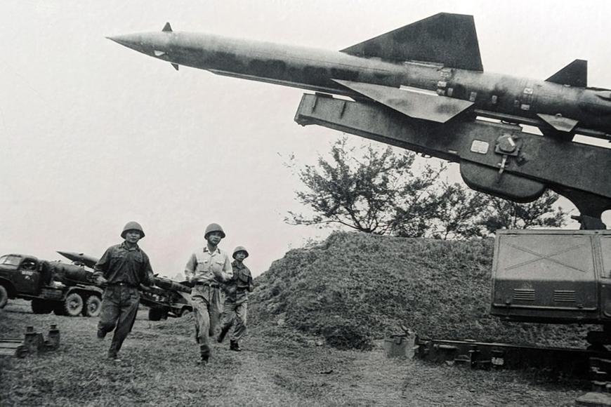 Độc đáo công nghệ quân sự Việt Nam - bài học về xây dựng Quân đội tiến lên hiện đại - Bài 1: Từ cuộc chiến “châu chấu đá voi” đến cuộc đối đầu với chiến tranh công nghiệp