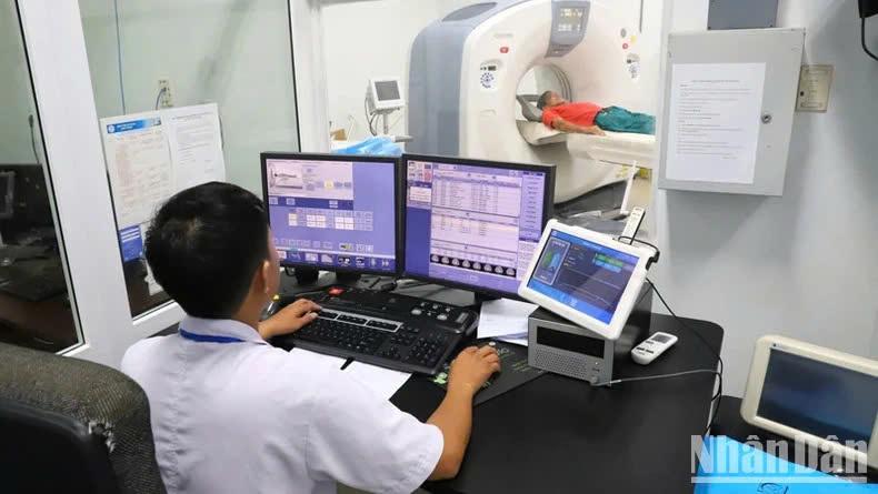 Mở rộng đối tượng tham gia trong Luật Bảo hiểm y tế năm 2024 quy định như thế nào?