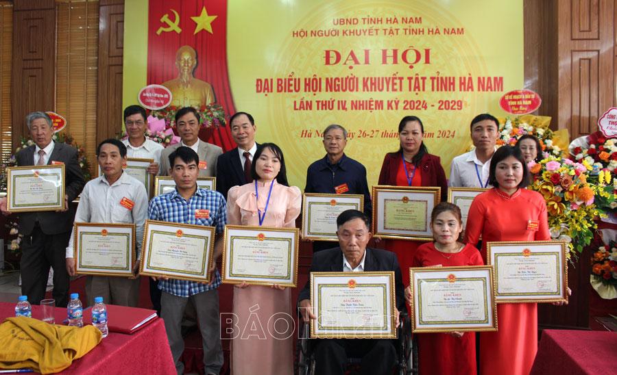 Huy động các nguồn lực để đầu tư phát triển cơ sở giáo dục đối với người khuyết tật