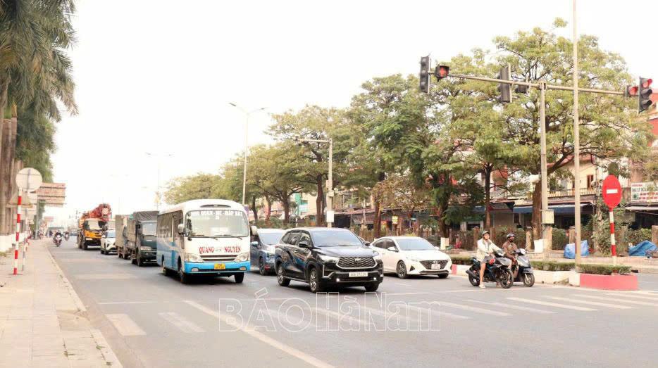 Tăng cường triển khai Luật Trật tự, an toàn giao thông đường bộ