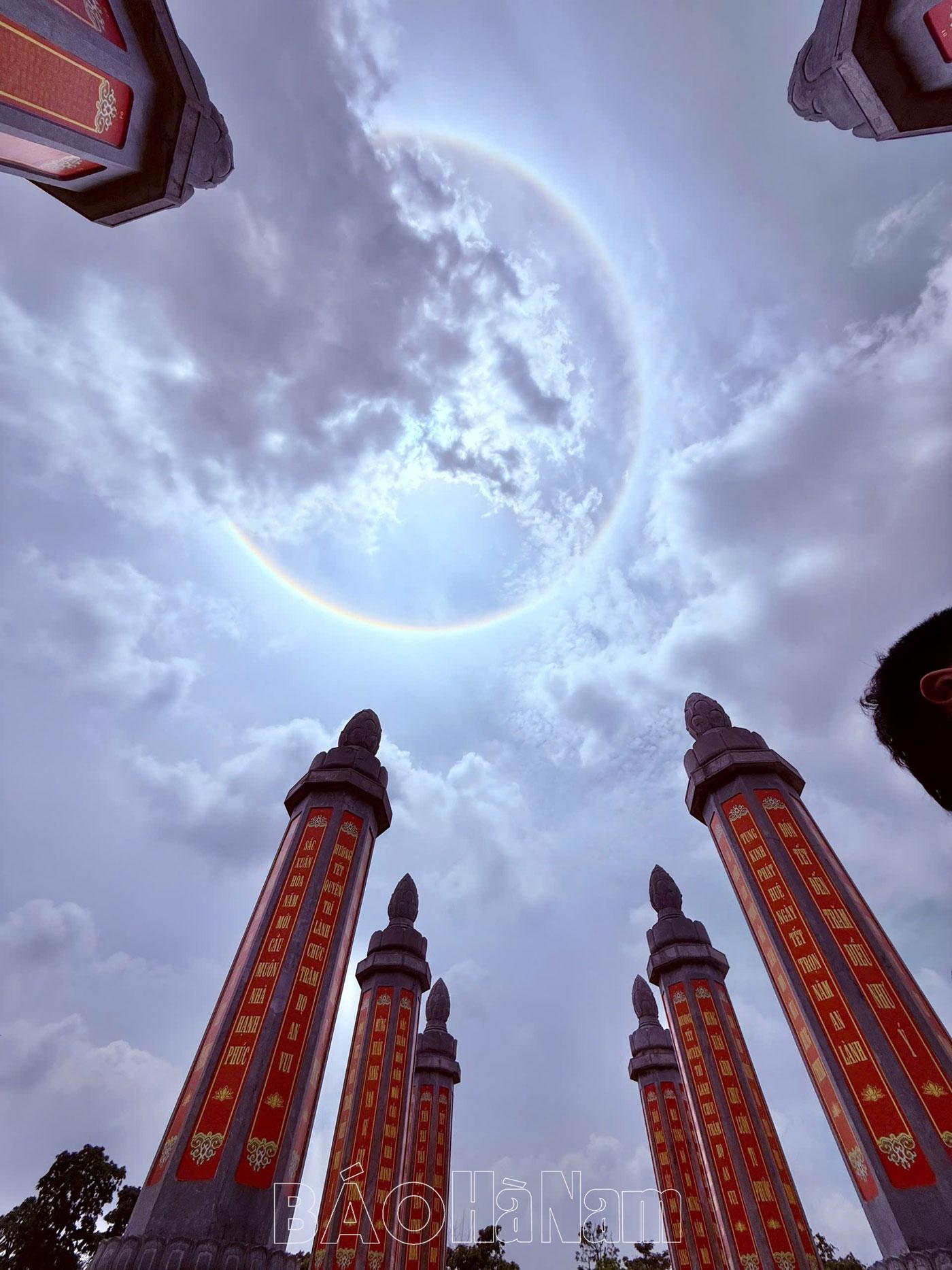 Hào quang mặt trời xuất hiện tại Hà Nam trước ngày cung rước, tôn trí xá lợi Đức Phật