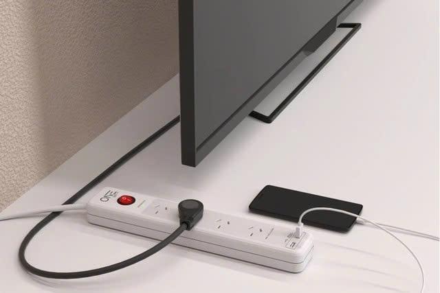Có nên cắm TV vào bộ chống sét lan truyền?