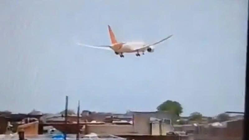 Air India xác nhận máy bay gặp nạn chở 242 người
