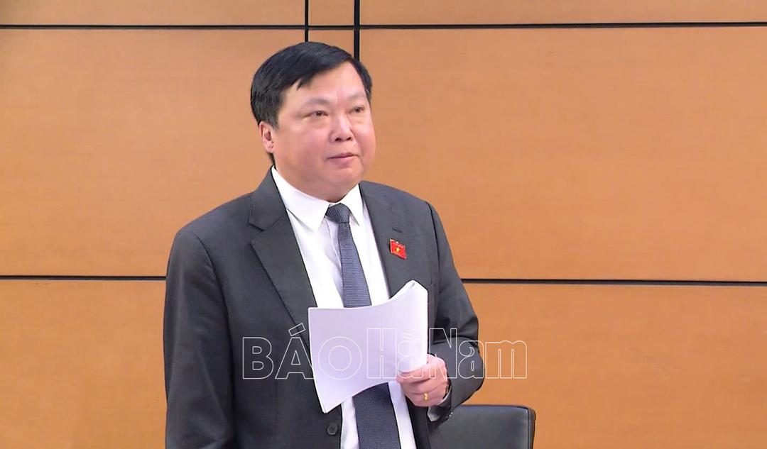 Đoàn ĐBQH Hà Nam thảo luận ở tổ về các dự án luật