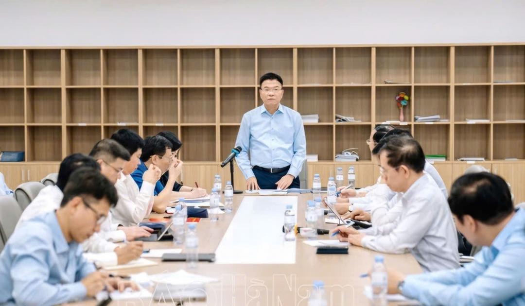 Phó Thủ tướng Lê Thành Long kiểm tra dự án cơ sở 2 Bệnh viện Bạch Mai và Việt Đức