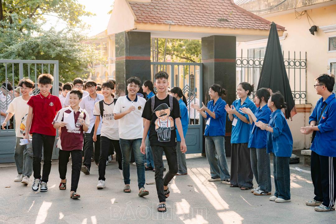 Một số hình ảnh buổi thi đầu tiên kỳ thi vào lớp 10 năm học 2025-2026