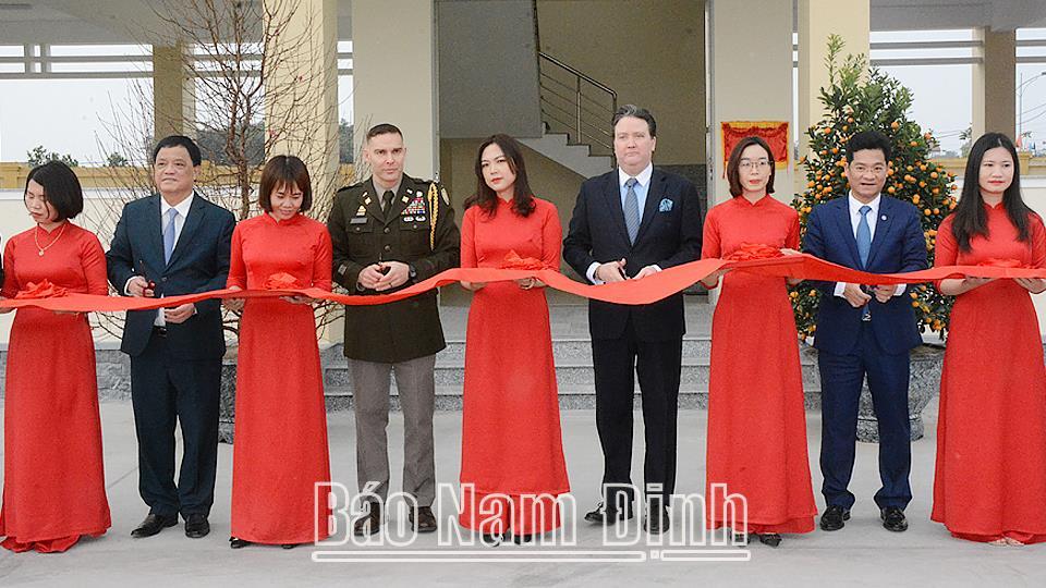 Bàn giao công trình Trung tâm Phòng tránh và Giảm nhẹ thiên tai tỉnh Nam Định