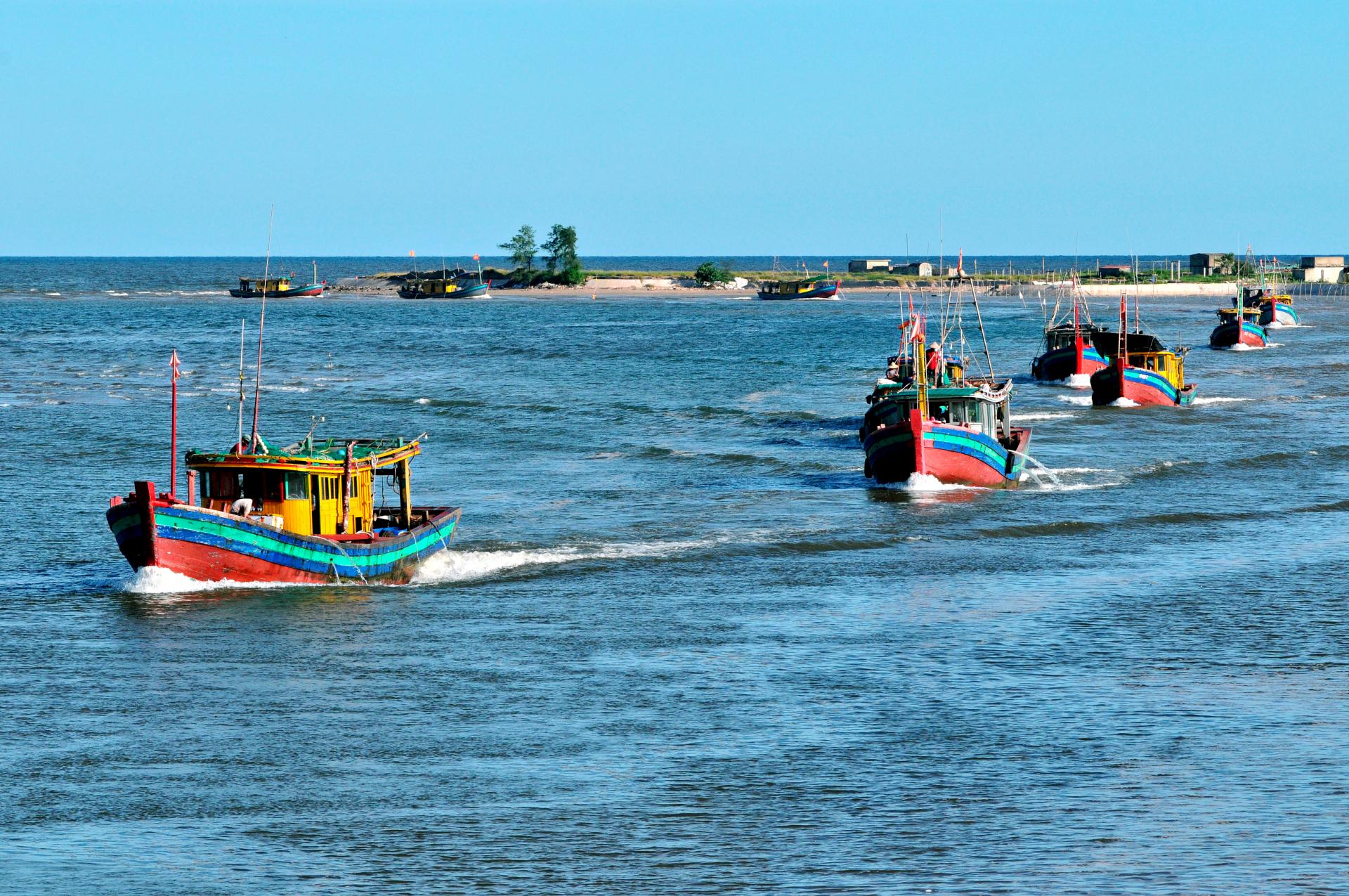 Sức vươn từ kinh tế biển