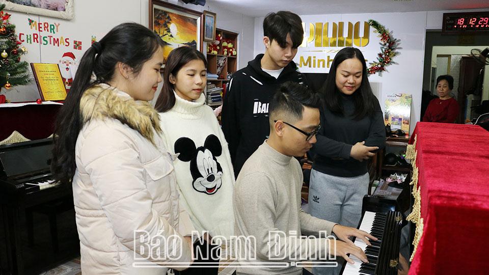 Ở một trung tâm đào tạo nghệ thuật piano