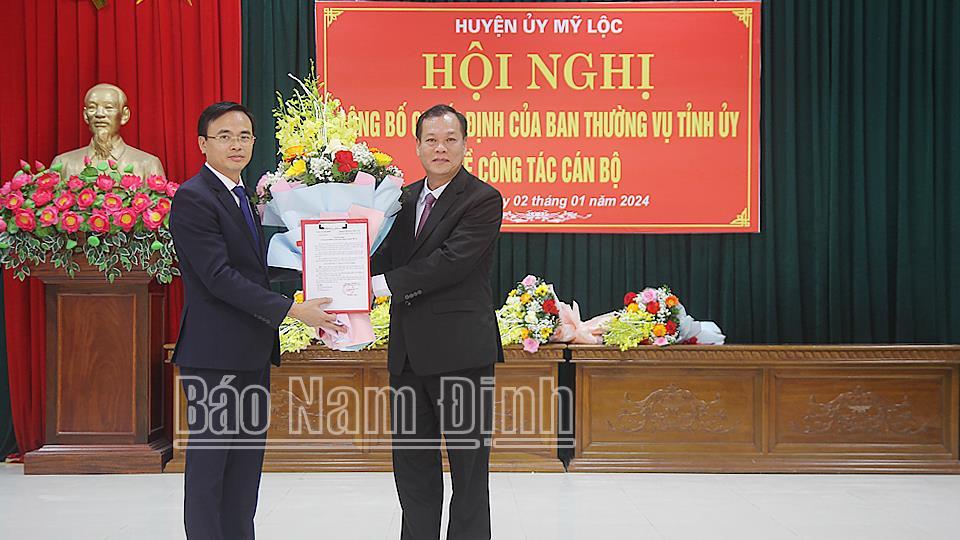 Huyện ủy Mỹ Lộc công bố Quyết định của Ban Thường vụ Tỉnh ủy về công tác cán bộ