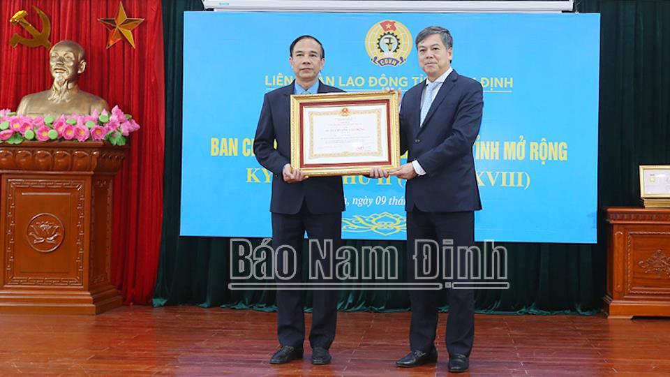 Tiếp tục thực hiện hiệu quả các hoạt động công đoàn và phong trào công nhân, viên chức, lao động