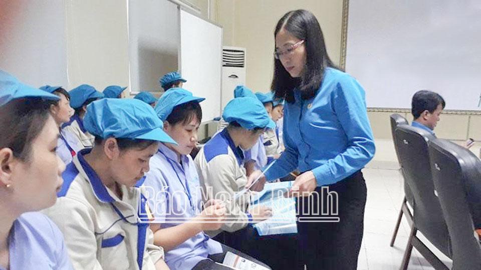 Trợ giúp pháp lýđồng hành cùng người nghèo