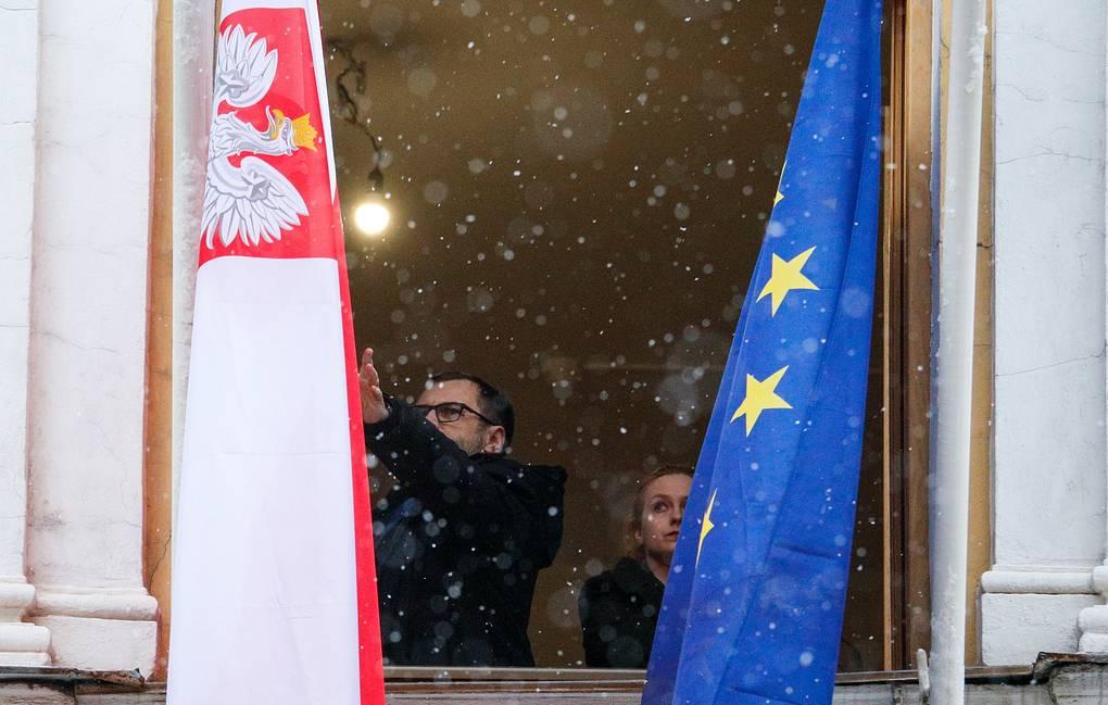 Giữa lúc quan hệ căng thẳng, Ba Lan đóng cửa Tổng lãnh sự quán tại Nga