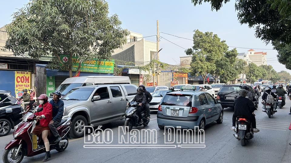 Ùn tắc giao thông ở nhiều địa điểm trên các Quốc lộ thuộc địa bàn tỉnh