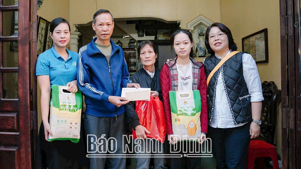 Chăm lo Tếtcho người lao động