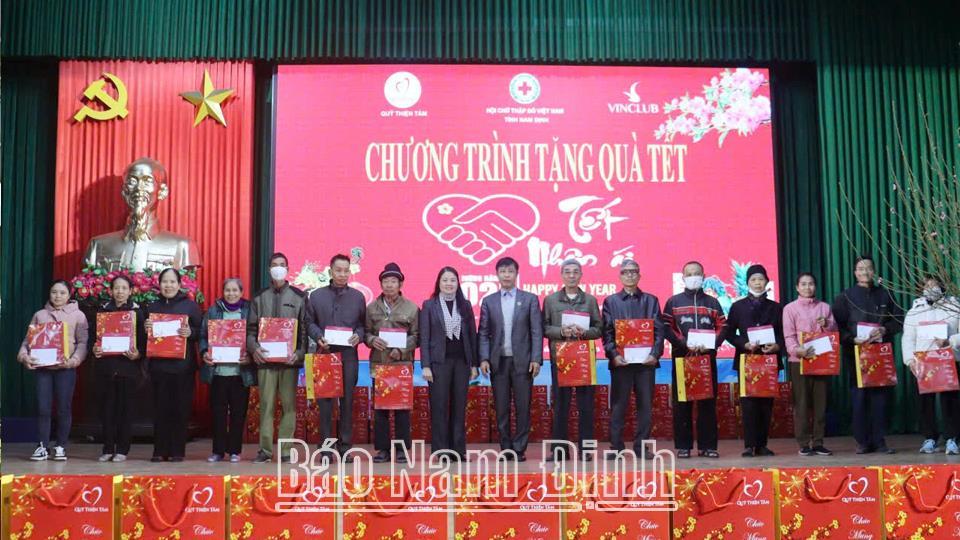 Chung tay chăm lo Tếtcho người có hoàn cảnh khó khăn