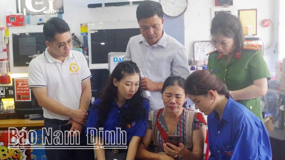 Những người "truyền lửa"công nghệ số