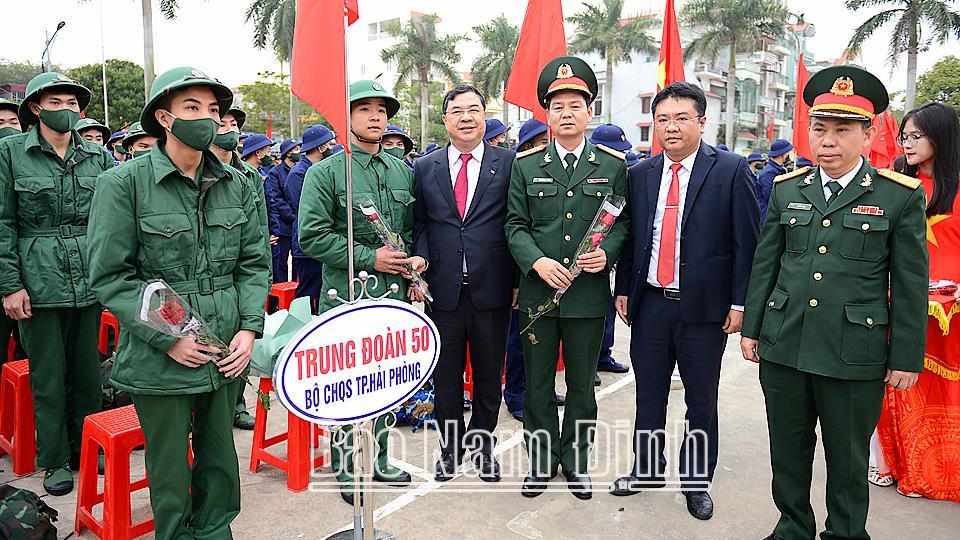 Tưng bừng ngày hội giao nhận quân 2023