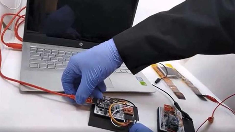 Thiết kế miếng dán siêu tụ điện dựa trên vải dệt