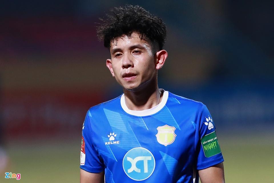 Nam Định lỡ cơ hội lên đầu bảng