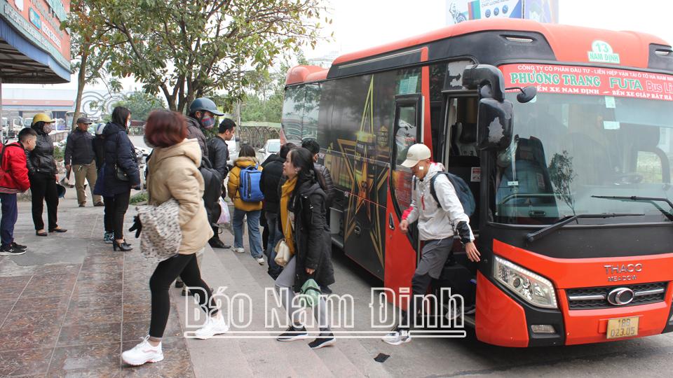 Tăng cường công tác kiểm tra phương tiện và điều kiện kinh doanh vận tải bằng xe ô tô