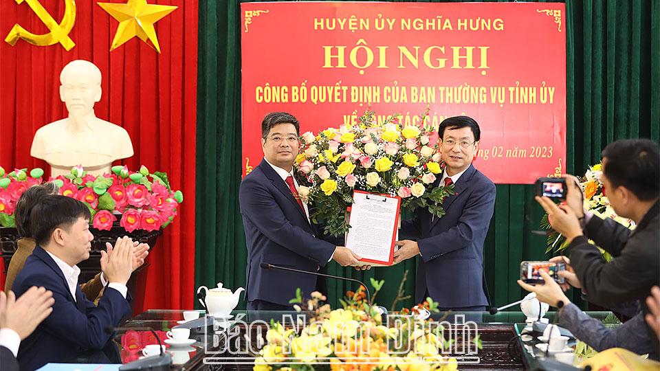 Công bố Quyết định về công tác cán bộ tại huyện Nghĩa Hưng