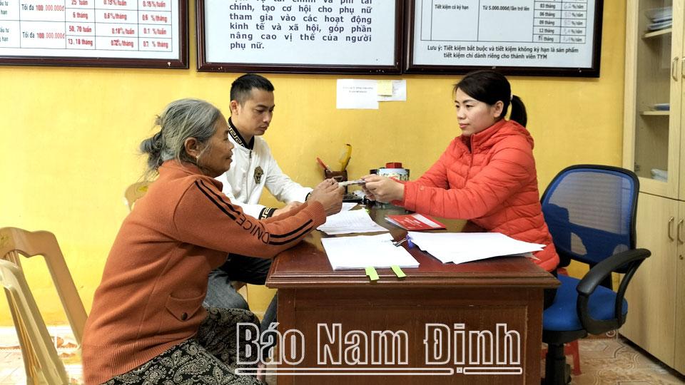 Đồng hành, sẻ chia với phụ nữ nghèo