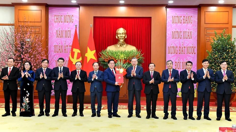 Quyết định của Bộ Chính trị về 4 Đảng bộ trực thuộc Trung ương và 3 cơ quan Đảng ở Trung ương