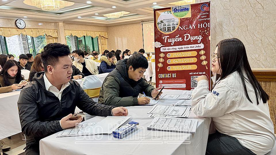 Quanta Computer Inc., tiếp tục tuyển dụng hàng nghìn lao động