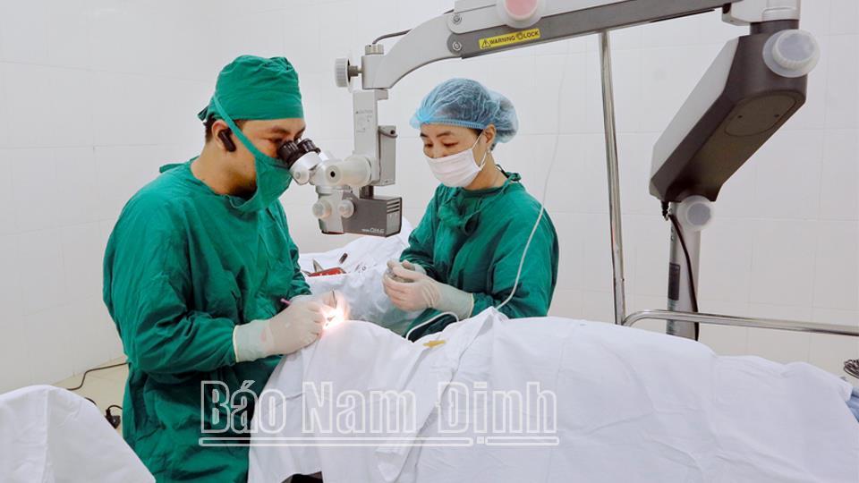 Chăm lo nâng cao chất lượng khám, chữa bệnh trong tình hình mới