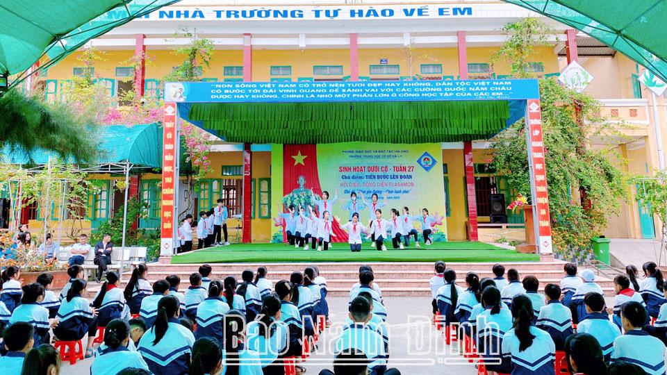 Sinh hoạt dưới cờ - một hoạt động trải nghiệm mang nhiều ý nghĩa