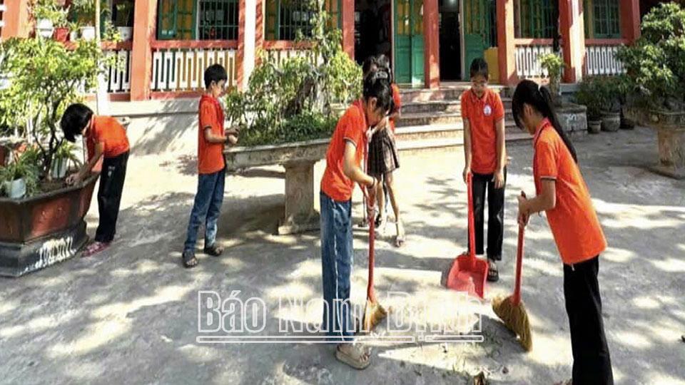 Trường Tiểu học thị trấn Cồn chung tay xây dựng môi trường “xanh - sạch - đẹp”
