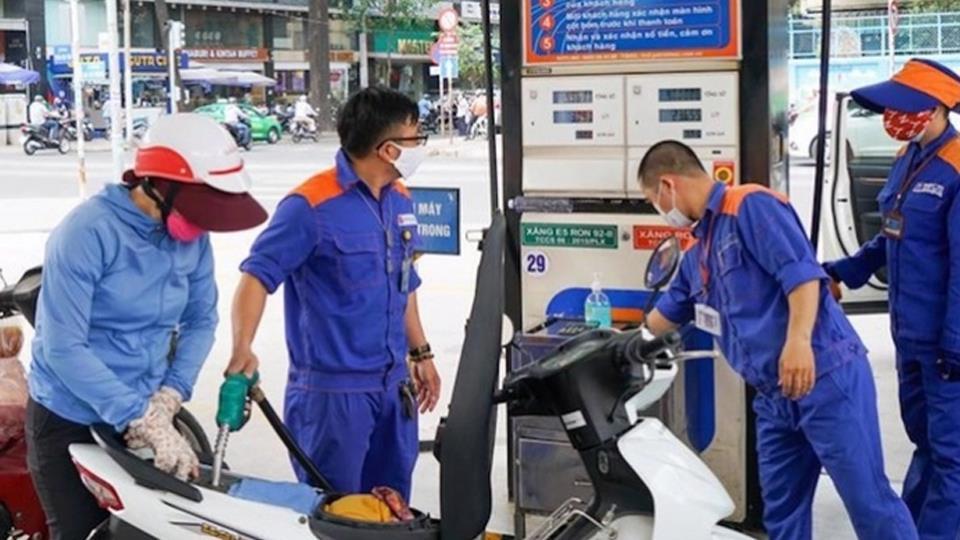 Giá xăng dầu tăng nhẹ