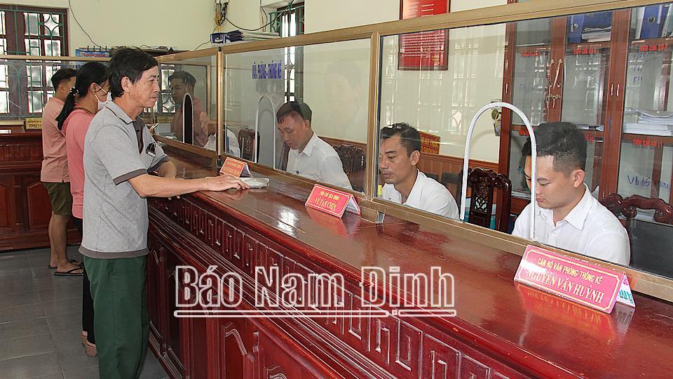 “Dựa” vào dân để xây dựng, chỉnh đốn Đảng: Kỳ II - Phát huy vai trò của nhân dântham gia chống tiêu cực