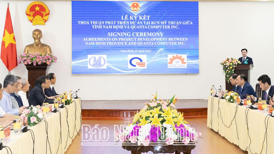 Ký kết thoả thuận phát triển dự án sản xuất máy tính với Tập đoàn Quanta