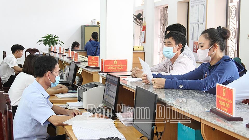 Nâng cao hiệu quả phục vụ trong giải quyết thủ tục hành chính và cung cấp dịch vụ công (kỳ 1)