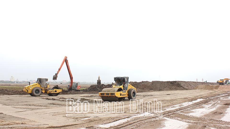 Tập trung đầu tư hoàn thiện hạ tầnggiao thông đường bộ theo quy hoạch