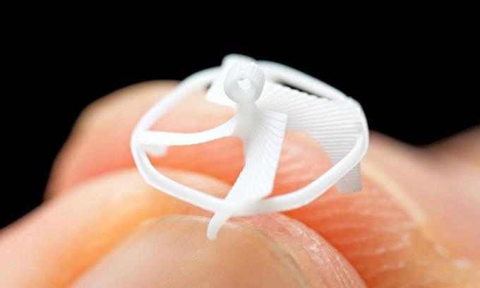 Robot bay không dây nhỏ nhất thế giới