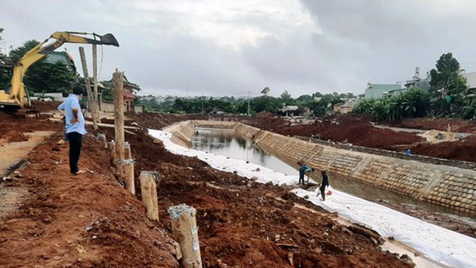 UBND tỉnh yêu cầu chủ động thực hiện các biện pháp phòng, chống sạt lở đất khi có mưa lớn