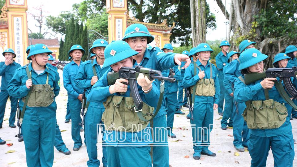 Người chỉ huy trưởng Quân sự xãgương mẫu, trách nhiệm