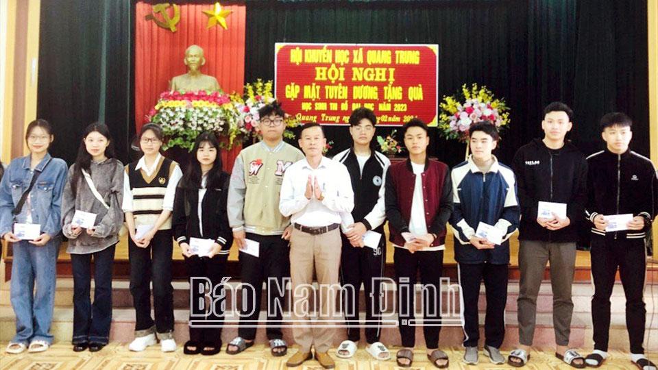 Vụ Bản nâng cao hiệu quảcông tác khuyến học, khuyến tài