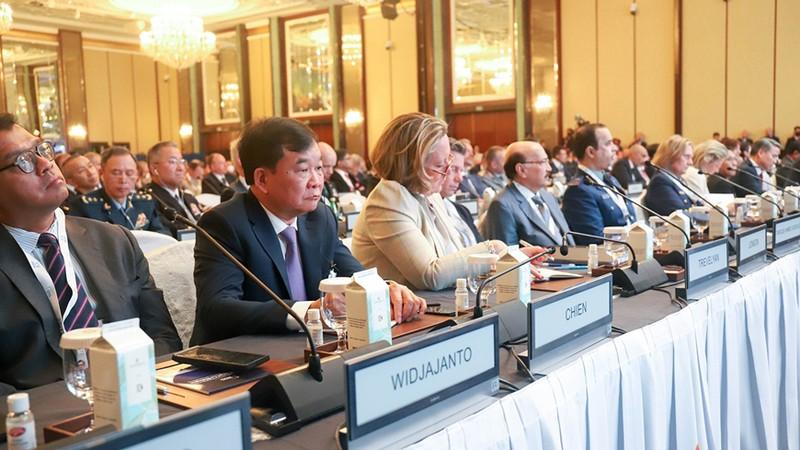 Đoàn Bộ Quốc phòng Việt Nam tham dự nhiều hoạt động tại Đối thoại Shangri-La