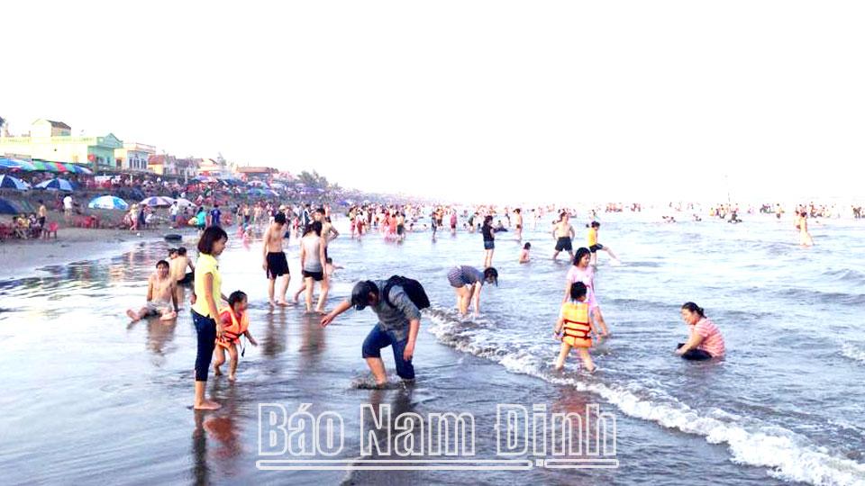 Góp phần đưa du lịch biểnngày càng khởi sắc