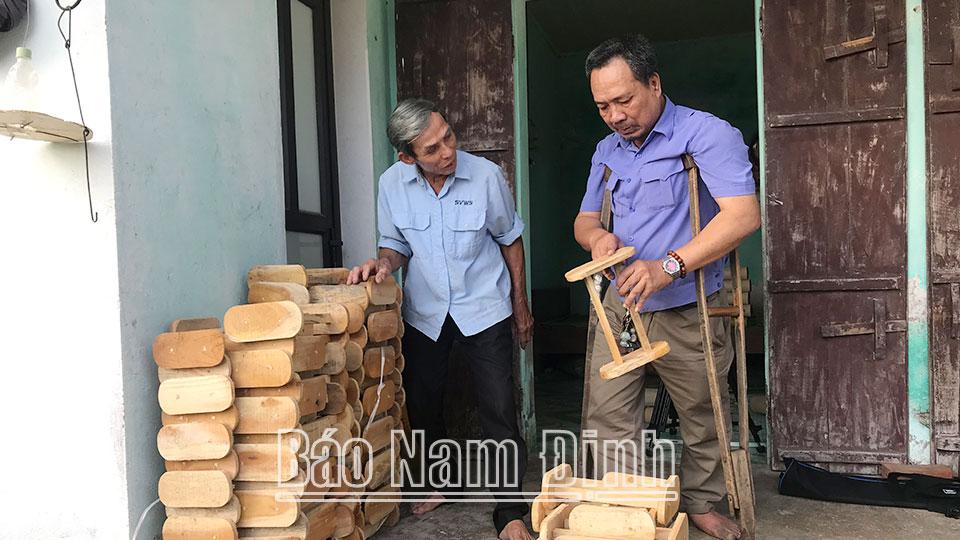 Quan tâm tạo việc làmcho người cao tuổi