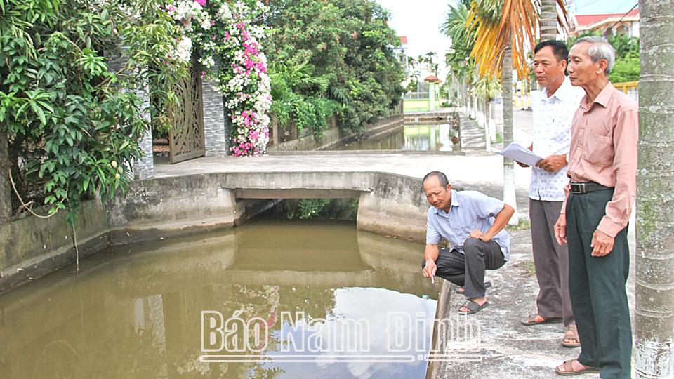 Người bí thư chi bộhết lòng vì việc chung