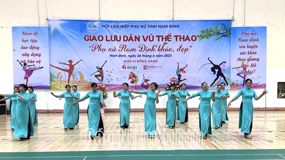 Hỗ trợ phụ nữ xây dựnggia đình tiến bộ, hạnh phúc